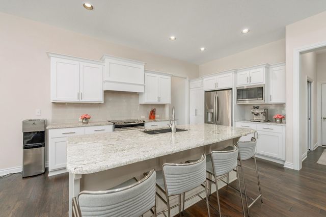 1513 N Shadow Rock Dr, Andover, KS 67002