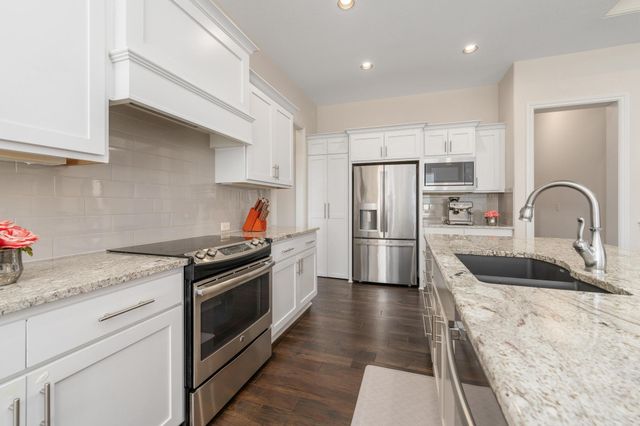 1513 N Shadow Rock Dr, Andover, KS 67002