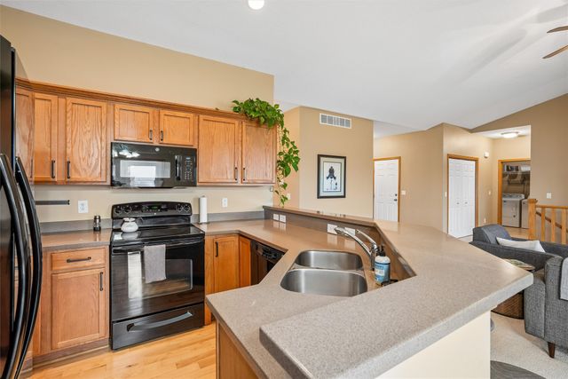 12912 Hammontree Drive, Urbandale, IA 50323