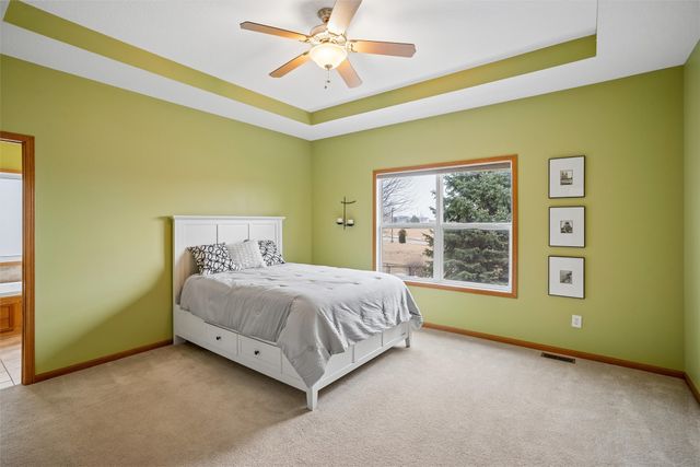 12912 Hammontree Drive, Urbandale, IA 50323