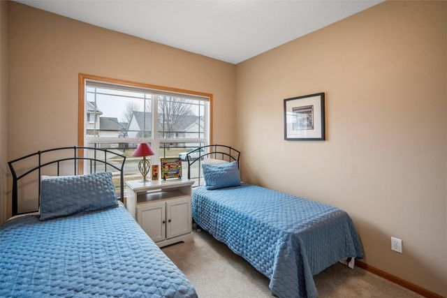 12912 Hammontree Drive, Urbandale, IA 50323