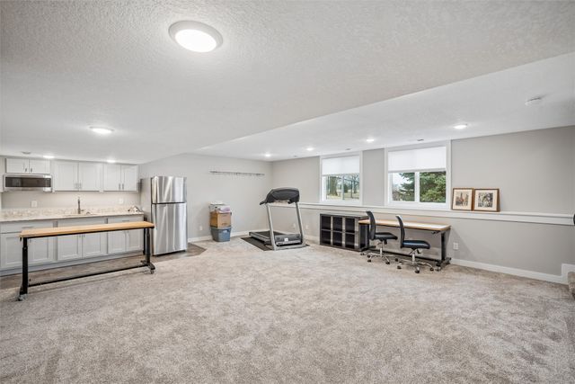 12912 Hammontree Drive, Urbandale, IA 50323