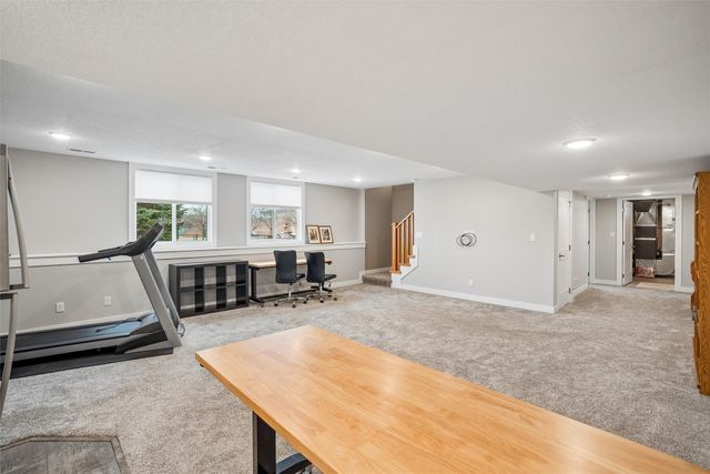 12912 Hammontree Drive, Urbandale, IA 50323