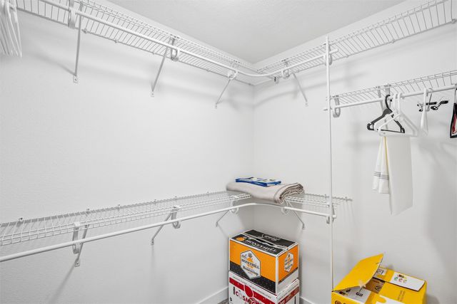 12912 Hammontree Drive, Urbandale, IA 50323