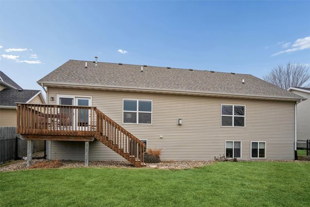 12912 Hammontree Drive, Urbandale, IA 50323