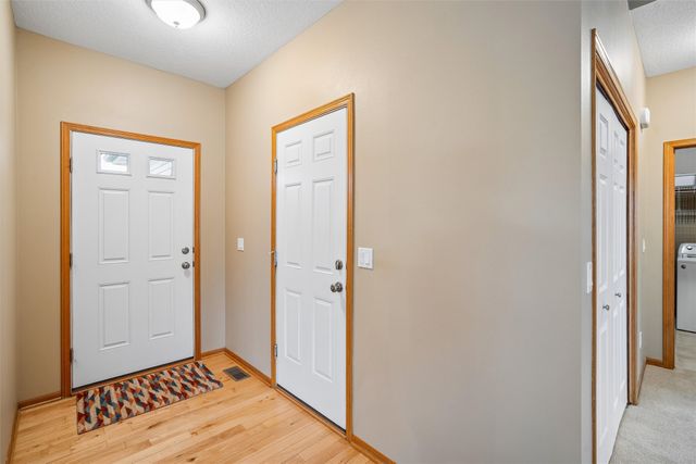 12912 Hammontree Drive, Urbandale, IA 50323