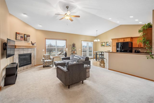 12912 Hammontree Drive, Urbandale, IA 50323