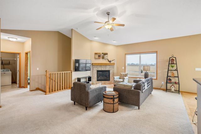 12912 Hammontree Drive, Urbandale, IA 50323