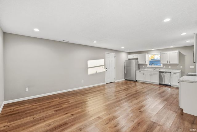 1356 Melbourne Drive, New Haven, IN 46774