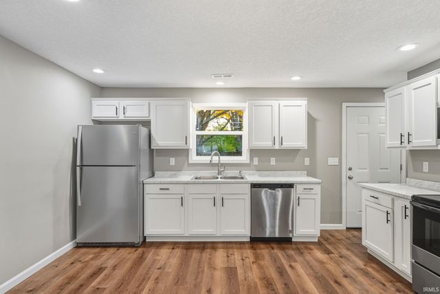 1356 Melbourne Drive, New Haven, IN 46774