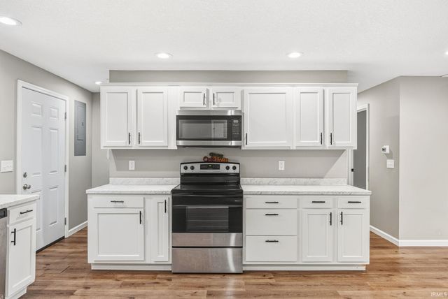 1356 Melbourne Drive, New Haven, IN 46774