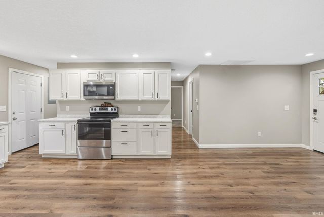 1356 Melbourne Drive, New Haven, IN 46774