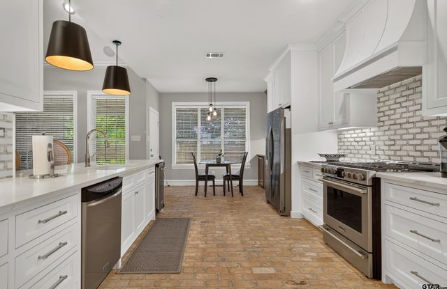 826 Carriage Drive, Tyler, TX 75703