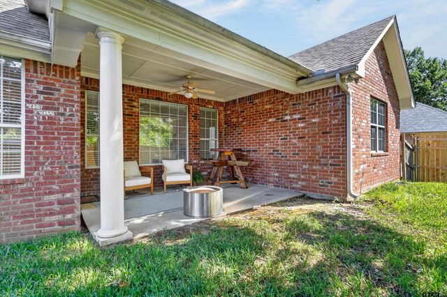 826 Carriage Drive, Tyler, TX 75703