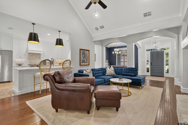 826 Carriage Drive, Tyler, TX 75703
