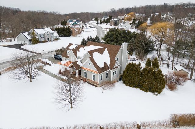 1016 Forest Glen, New Windsor, NY 12553