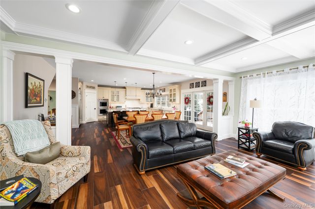 1016 Forest Glen, New Windsor, NY 12553