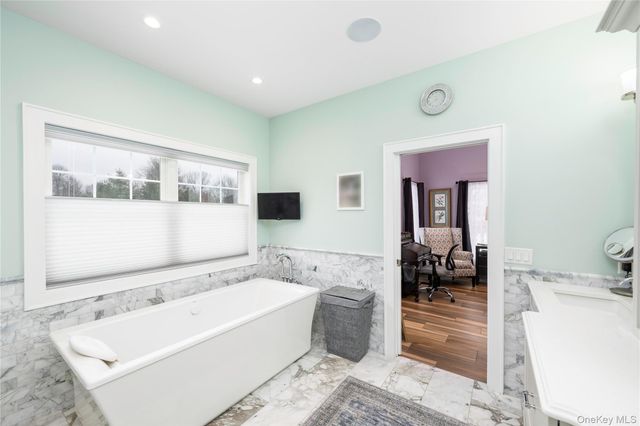 1016 Forest Glen, New Windsor, NY 12553