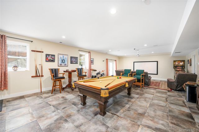 1016 Forest Glen, New Windsor, NY 12553