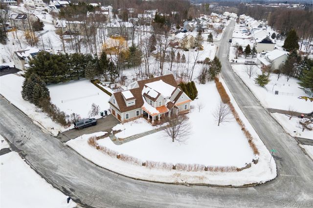 1016 Forest Glen, New Windsor, NY 12553