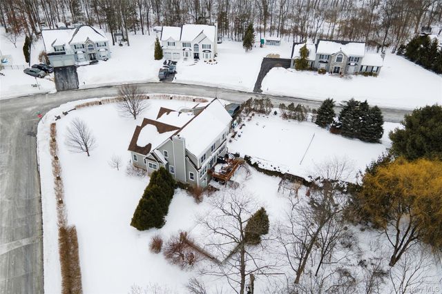 1016 Forest Glen, New Windsor, NY 12553