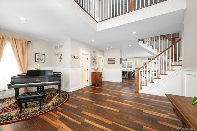 1016 Forest Glen, New Windsor, NY 12553