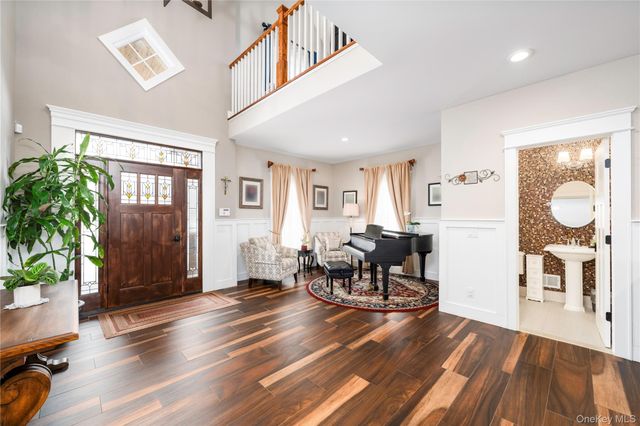 1016 Forest Glen, New Windsor, NY 12553