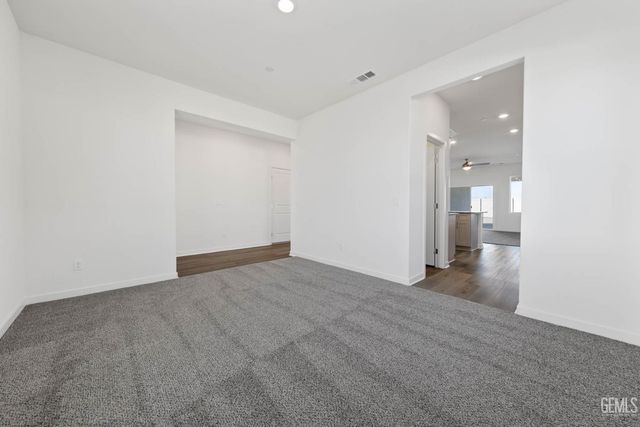 7607 Rambutan Place, Bakersfield, CA 93313