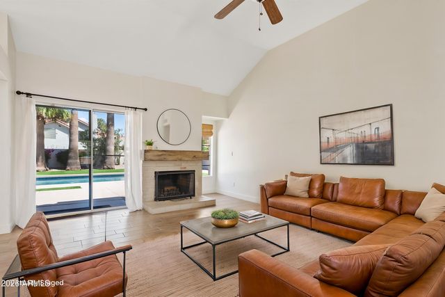 8515 S MAPLE Avenue, Tempe, AZ 85284