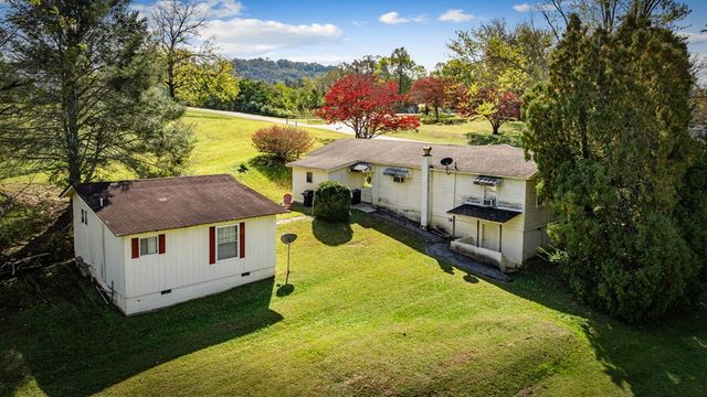 121,165 Orchard Boulevard, Blue Ridge, GA 30513