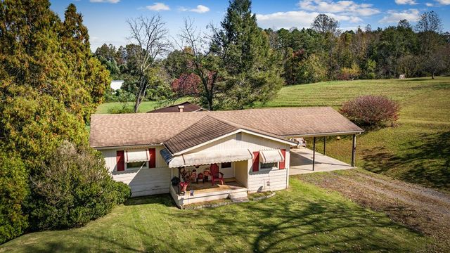 121,165 Orchard Boulevard, Blue Ridge, GA 30513