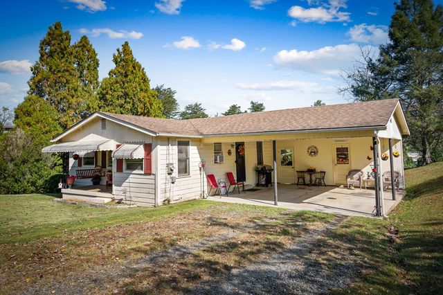 121,165 Orchard Boulevard, Blue Ridge, GA 30513