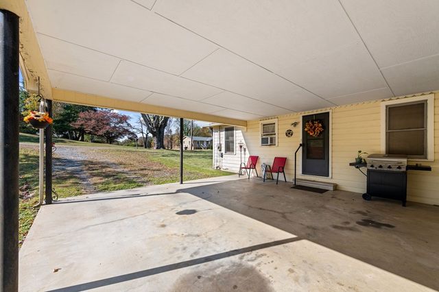 121,165 Orchard Boulevard, Blue Ridge, GA 30513