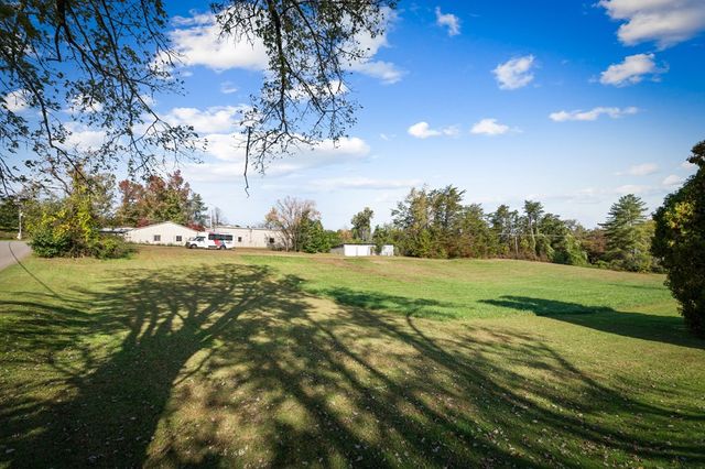 121,165 Orchard Boulevard, Blue Ridge, GA 30513