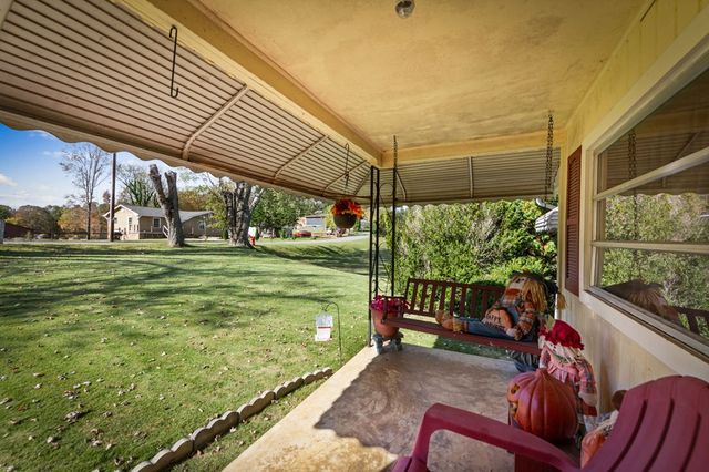 121,165 Orchard Boulevard, Blue Ridge, GA 30513