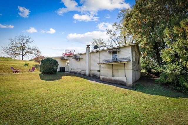 121,165 Orchard Boulevard, Blue Ridge, GA 30513