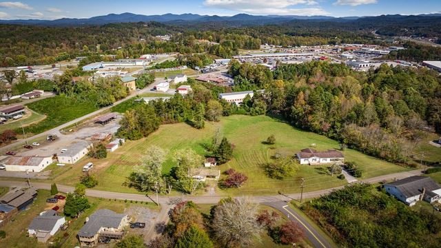 121,165 Orchard Boulevard, Blue Ridge, GA 30513