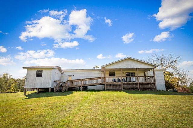 121,165 Orchard Boulevard, Blue Ridge, GA 30513