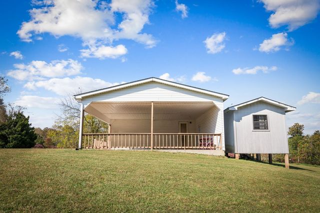 121,165 Orchard Boulevard, Blue Ridge, GA 30513