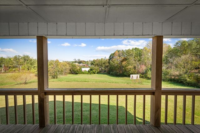 121,165 Orchard Boulevard, Blue Ridge, GA 30513