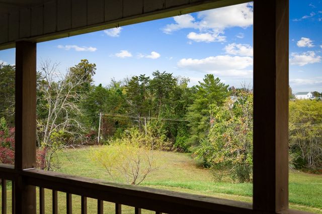 121,165 Orchard Boulevard, Blue Ridge, GA 30513