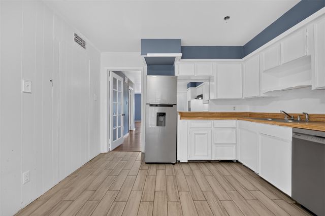 7205 Beechnut Street D, Houston, TX 77074