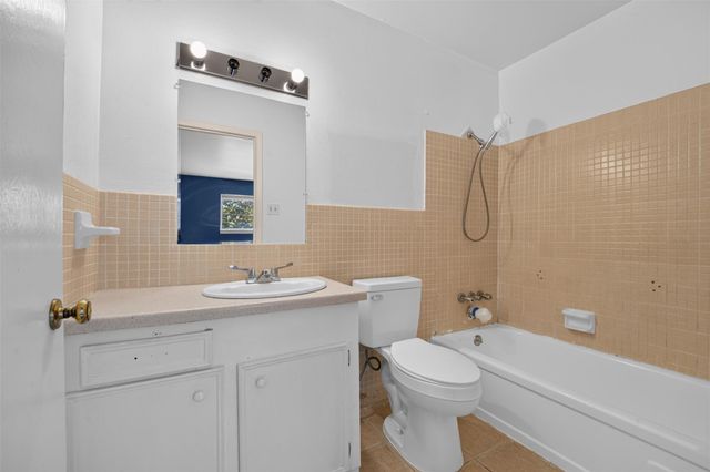 7205 Beechnut Street D, Houston, TX 77074