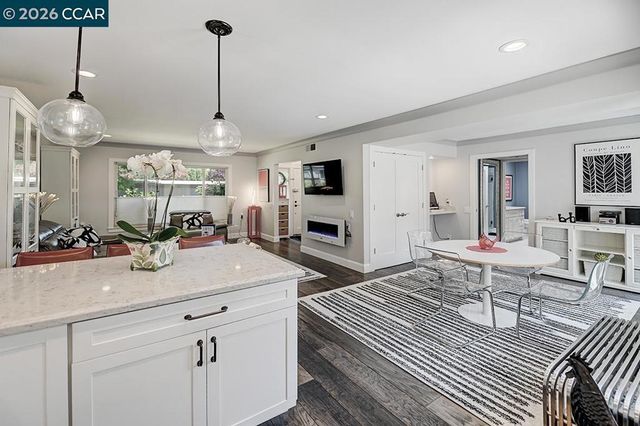 1124 Oakmont Dr 2, Walnut Creek, CA 94595