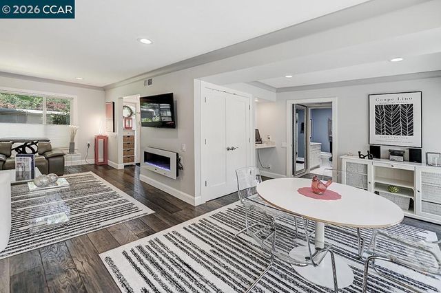 1124 Oakmont Dr 2, Walnut Creek, CA 94595