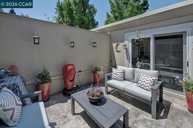 1124 Oakmont Dr 2, Walnut Creek, CA 94595