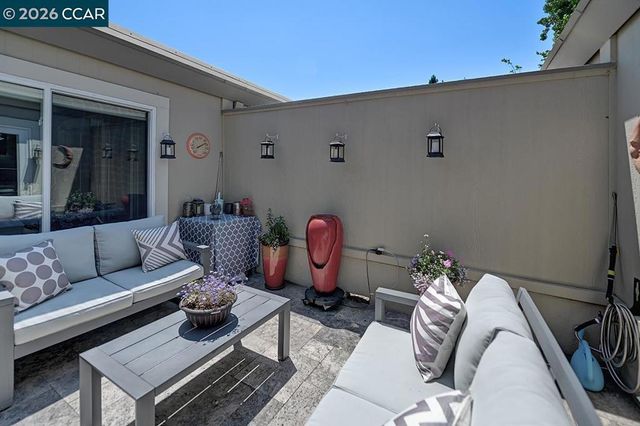 1124 Oakmont Dr 2, Walnut Creek, CA 94595