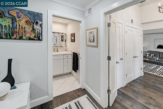 1124 Oakmont Dr 2, Walnut Creek, CA 94595