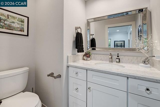 1124 Oakmont Dr 2, Walnut Creek, CA 94595
