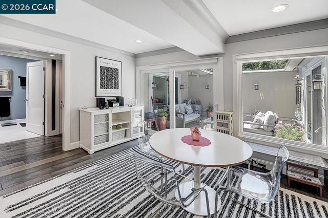 1124 Oakmont Dr 2, Walnut Creek, CA 94595